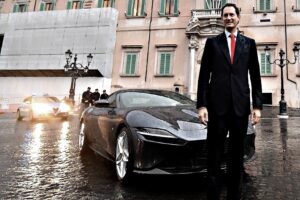 «La cassaforte degli Elkann si regge su alcuni documenti non conformi»