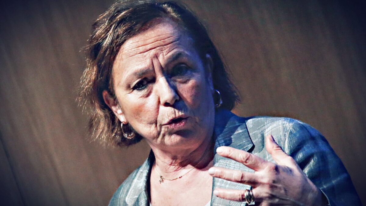 Resa del governo sul green pass. «Impossibile fare i controlli»