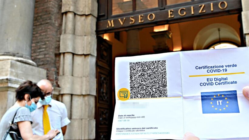 Operai, steward, genitori e docenti. Scioperi e proteste contro la card