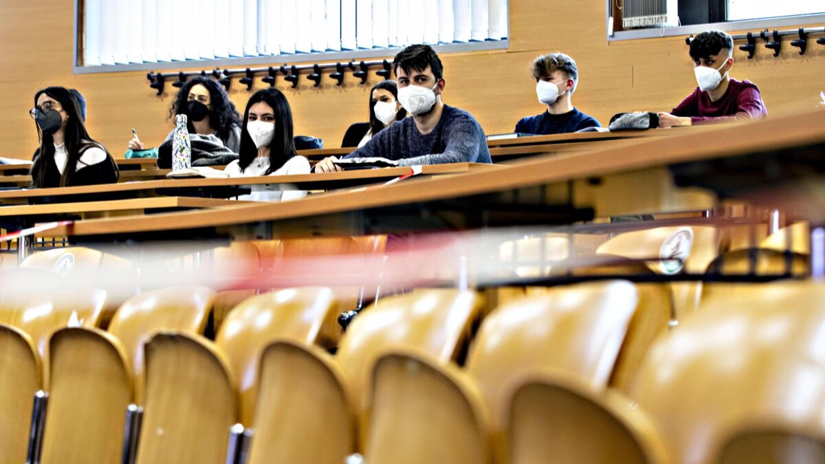 L’università si sveglia: 10.000 adesioni contro il green pass in un solo giorno