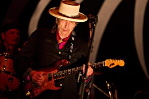 Bob Dylan fa il record del Metoo. Accusato di stupro dopo 56 anni