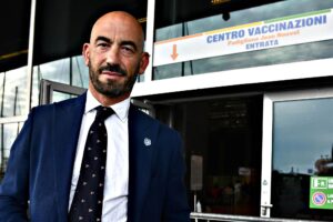 La virostar confessa: «Il pass serve solo a farvi fare il vaccino»