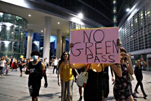 A settembre con il green pass rischiamo il caos sociale