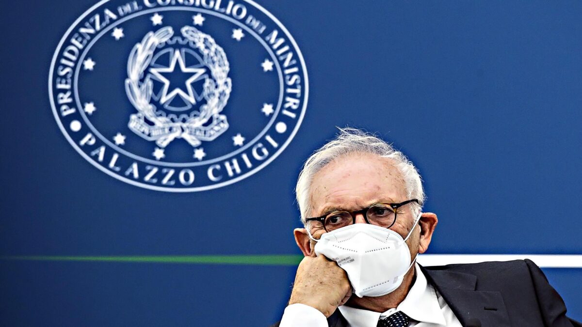 Muro contro muro sui tamponi gratis ai prof
