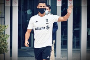 CR7 torna allo United dopo tre anni di gol con intorno una Juve meno grande di lui