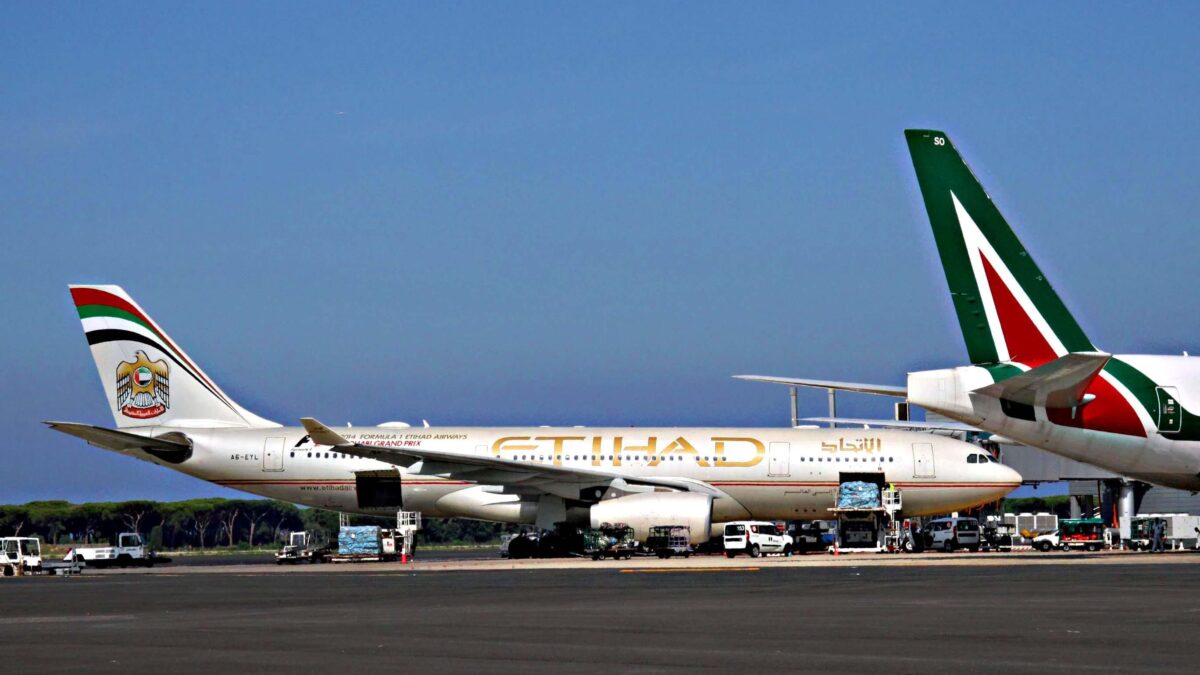 Laghi vola via dal crac di Alitalia. Rinviati a giudizio otto manager