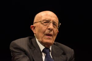 Da «maestro» a «nazista», basta un dubbio