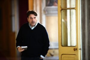 Gli storici ideologizzati arruolati in aiuto del negazionista delle foibe