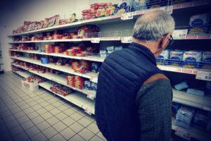 La tentazione dei governi: imporre nuovi lockdown e così congelare i consumi