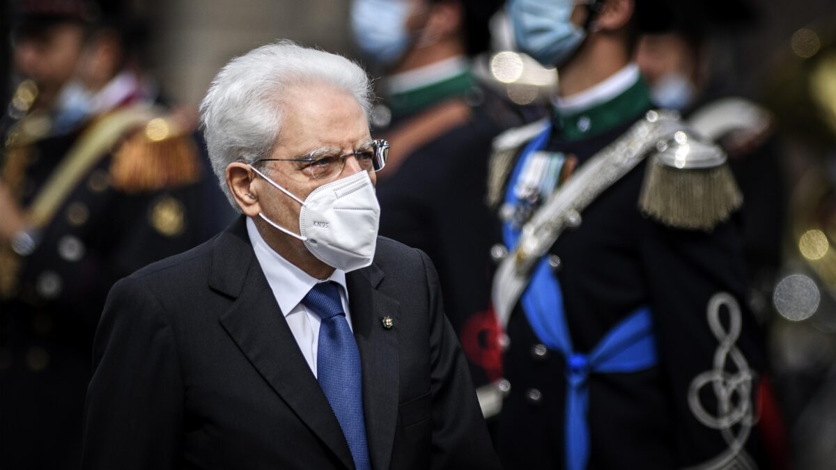 Ennesima fiducia sul lasciapassare. Il Parlamento ormai è l’ufficio timbri