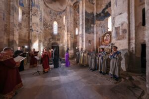 Sgarbo di Prodi ai cattolici armeni. Non li invita al G20 delle religioni