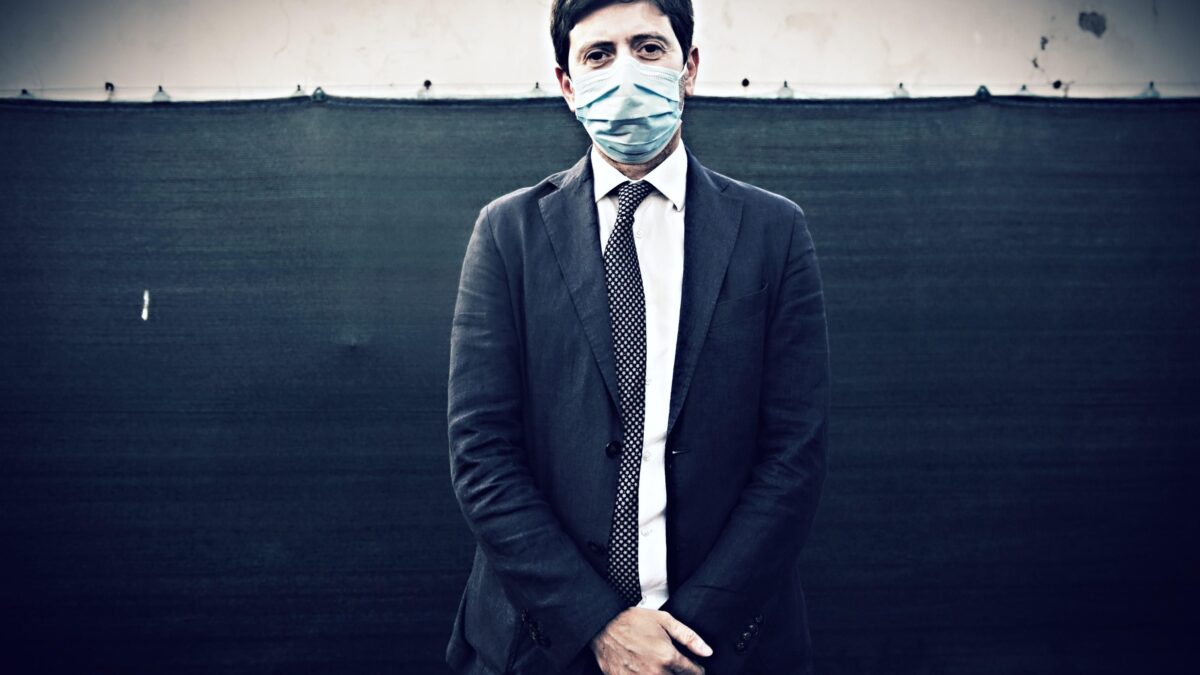 Tolleranza zero anche per i politici e i virologi che ci hanno detto bugie