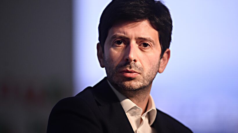 Così Speranza aprì le porte d’Europa al virus