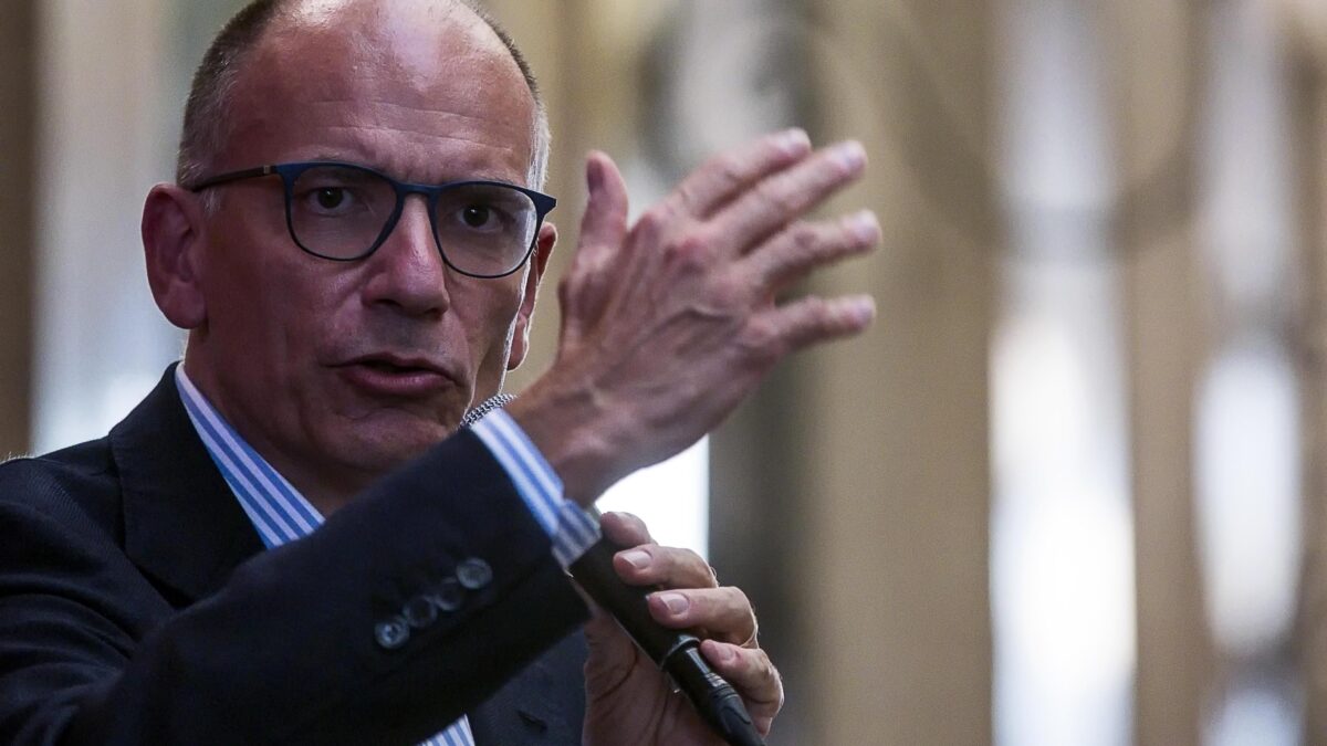 Letta corre da solo tra i guai del Pd toscano
