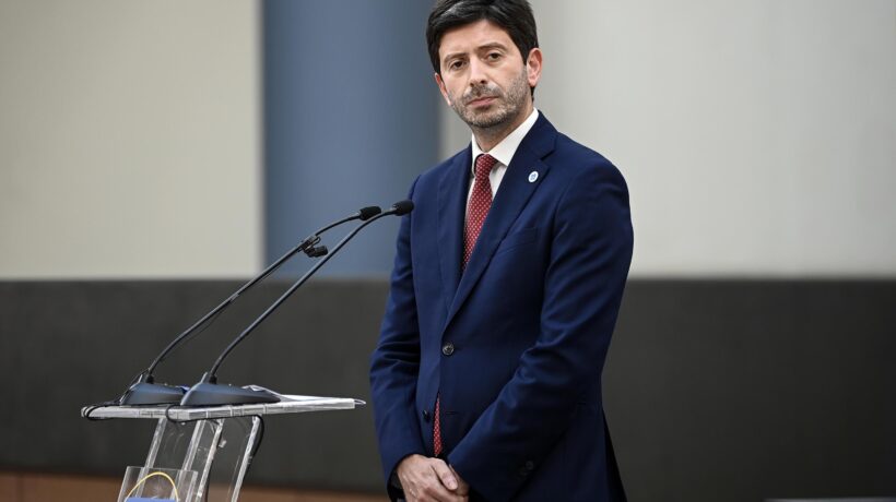 I vaccinati infettano. Il governo tace sui numeri