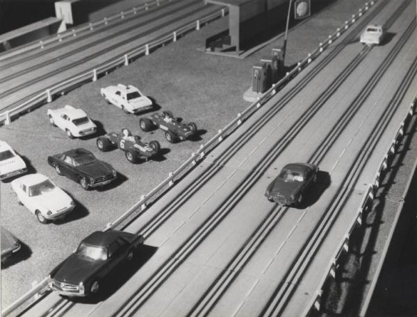 Autopista elettrica alla Fiera di Milano (Archivio Fondazione Fiera Milano)