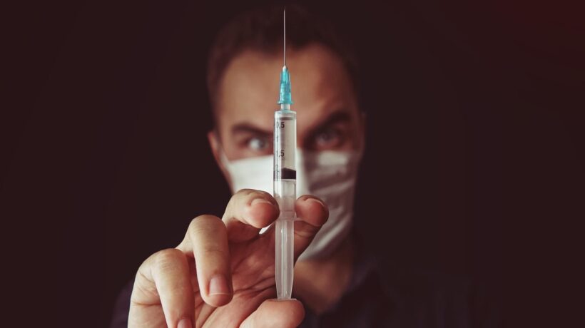Fanno i talebani del vaccino per coprire bugie ed errori