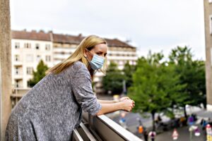 Il virus ha messo agli arresti anche la logica