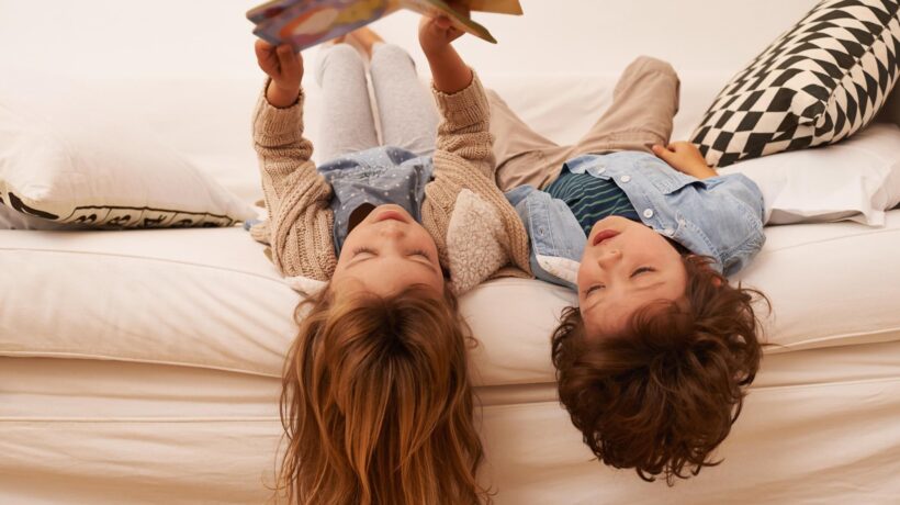 Piccoli lettori crescono. In Italia il 77% dei giovani passa il tempo con un buon libro