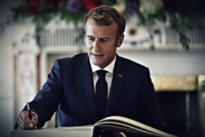 L’autonomia di Macron si chiama business