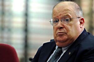 Ora i «non violenti» chiedono i cannoni per chi è senza pass