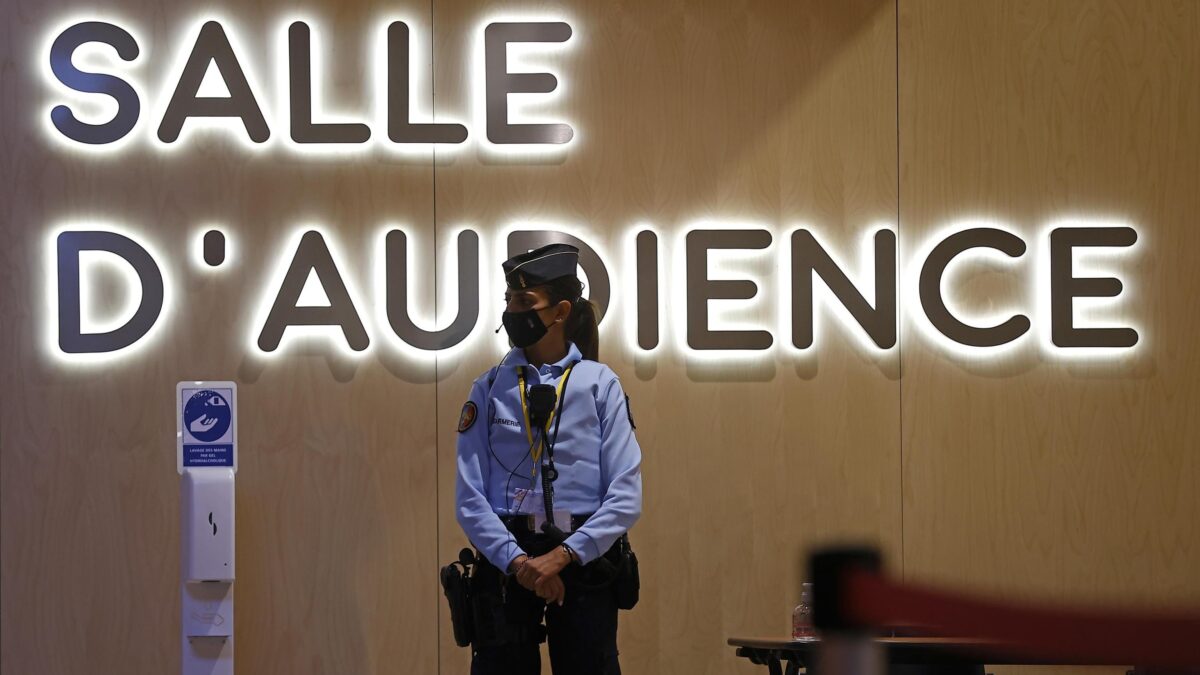 La belva del Bataclan sfida i giudici: «Non c’è altra divinità a parte Allah»