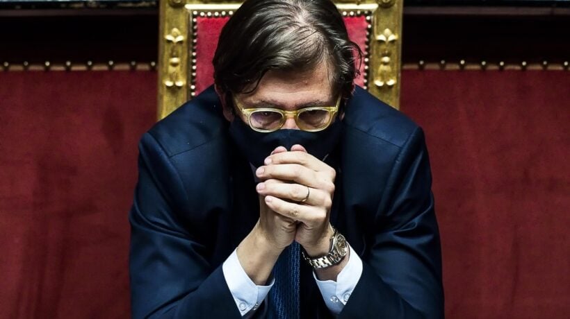 Il caso delle visite private di Sileri ora finisce all’Ordine dei medici