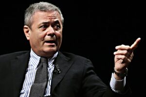 Sui media è ammessa un’unica voce. Gli altri? «Ignoranti»