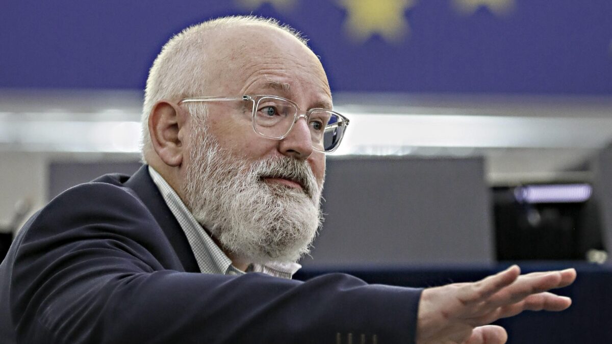 Timmermans cerca di scaricare le colpe Ue per il balzo dell’energia