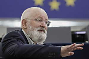 Timmermans cerca di scaricare le colpe Ue per il balzo dell’energia