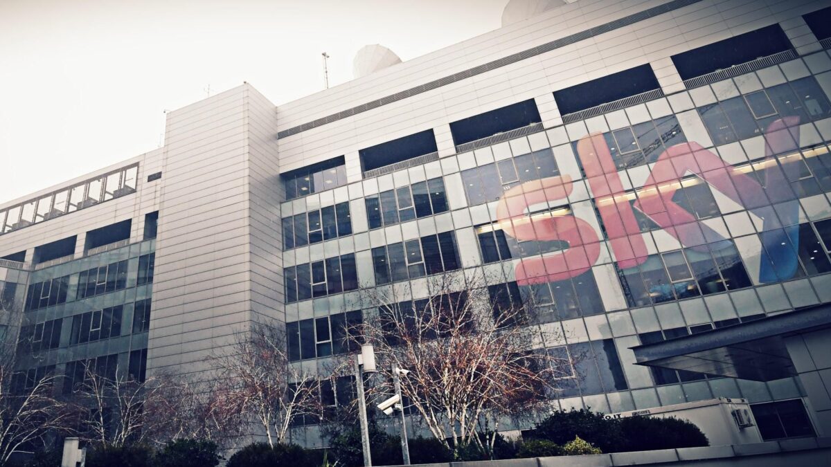 Prima le serie online, poi l’assalto di Dazn ai diritti del calcio. Per Sky è l’anno zero