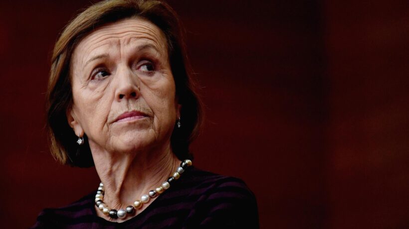 La prof femminista che insegna in inglese e che si commosse prima di spremerci