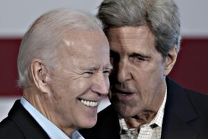 La solita sindrome cinese dei dem. Kerry nei guai per lo scandalo Uiguri
