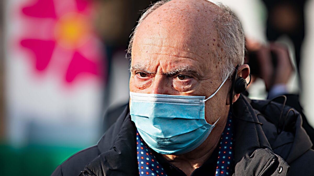 La virostar che fece il Sessantotto maltratta tutti e stecca le previsioni