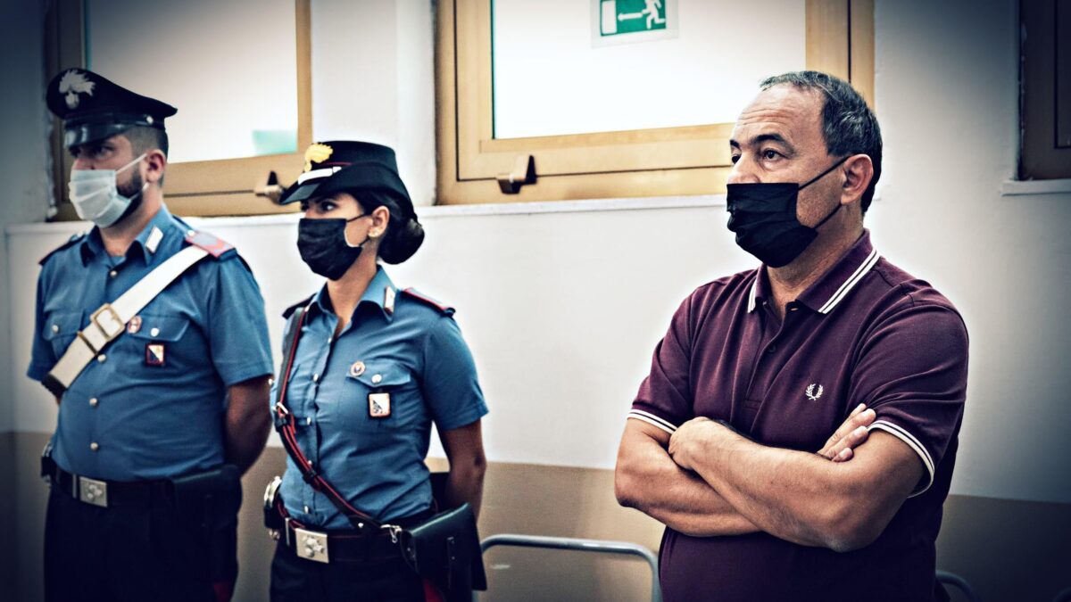 Con i soldi dei minori Lucano si pagava i banchetti con i Vip