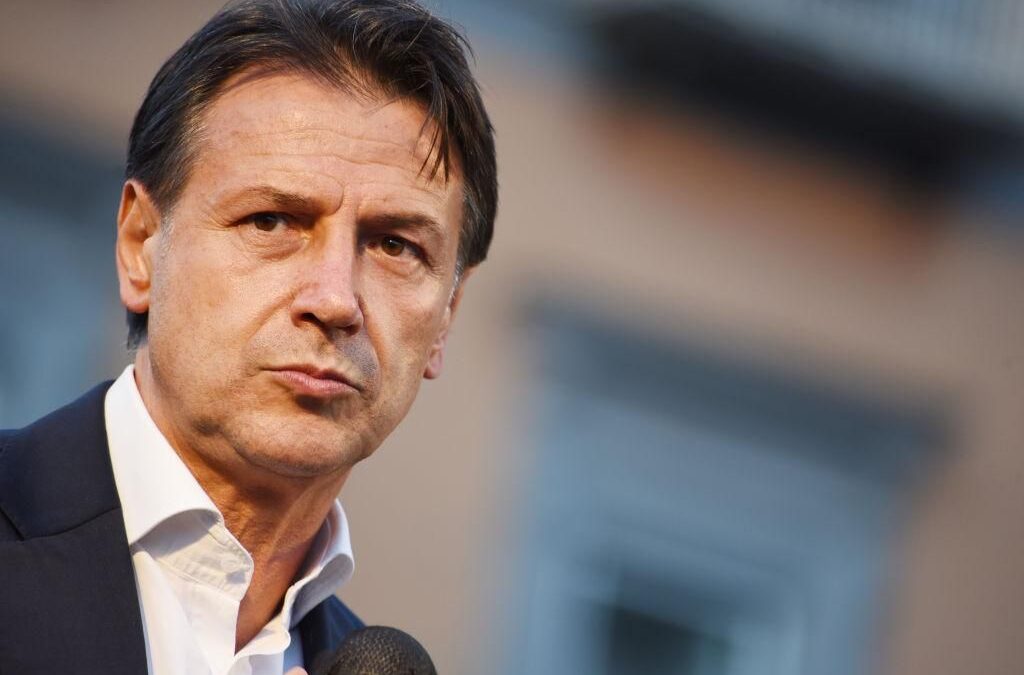La Consulta si aggrappa ai cavilli per «assolvere» i dpcm di Conte