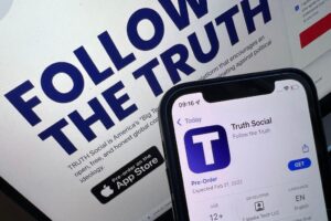 Trump si fa la sua «Verità» contro Big Tech