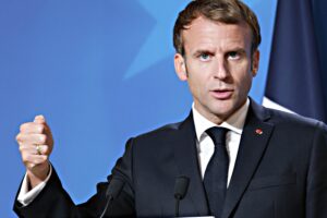 Immigrati, energia, industria: il patto segreto con i francesi