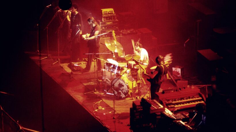 Pink Floyd u0022Dark Side of The Moon touru0022 1972-3. A destra sopra le tastiere un Ems Vcs-3 (Getty Images)
