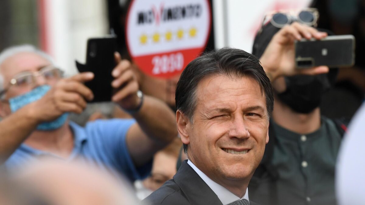 «Con Conte abbiamo un premier amico». Ecco l’sms di Di Donna ai suoi clienti