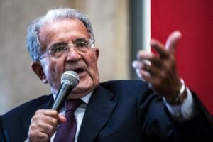 Prodi sibila: green pass per sempre