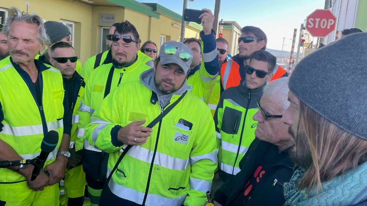 Media scatenati sul caos dei portuali. Ma sui mancati controlli è silenzio