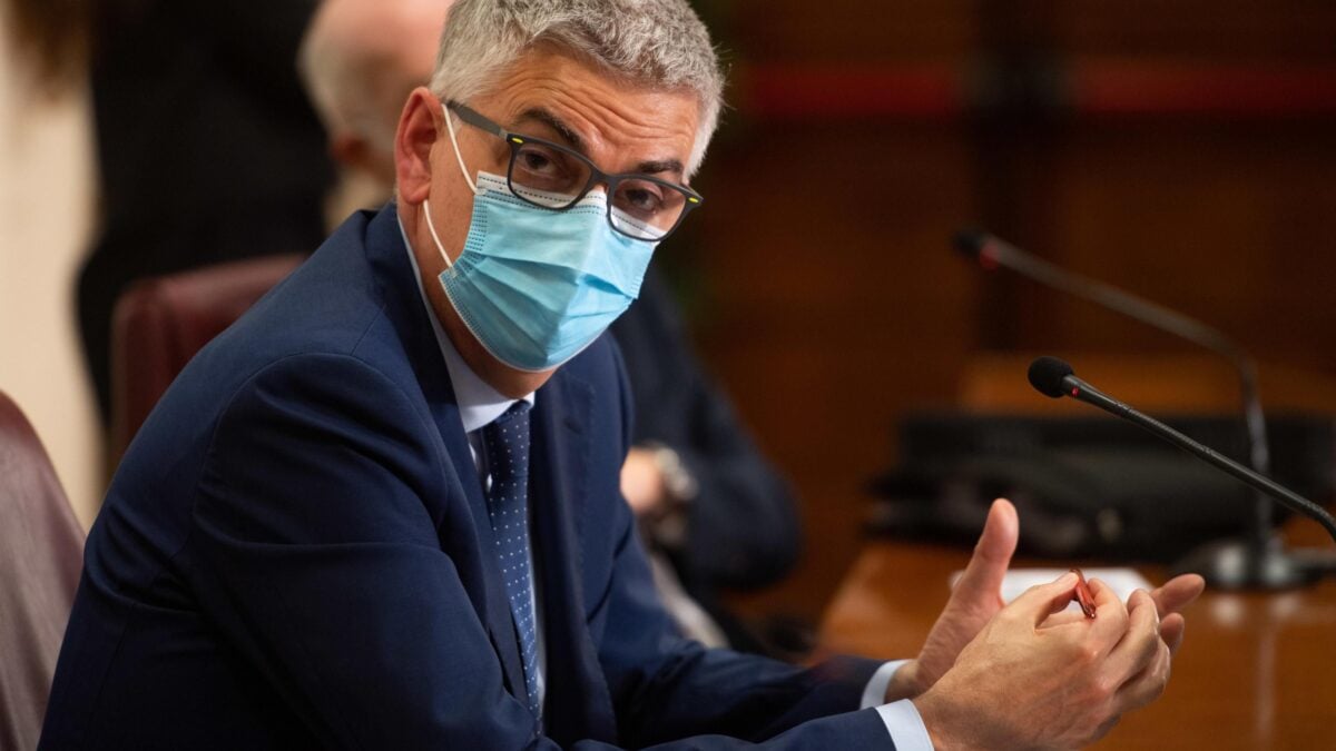 Scoprono che l’immunità è un’utopia per poterci tenere ancora in gabbia