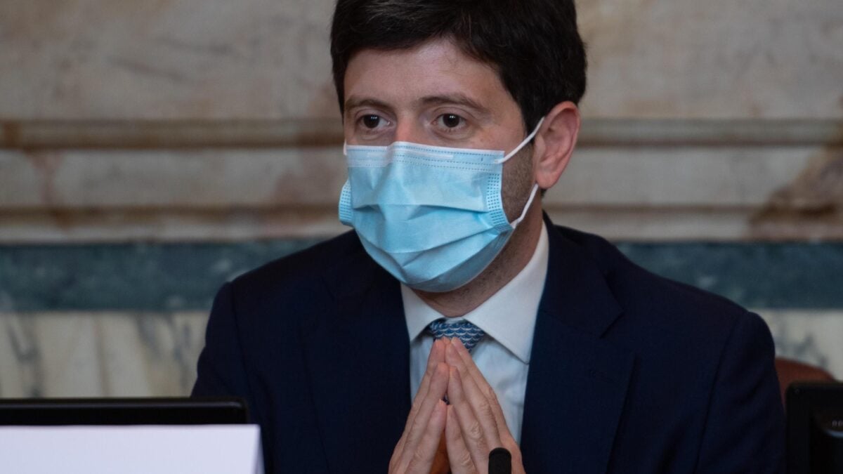 Tra uno scandaletto e l’altro nessuno indaga sulle cure letali