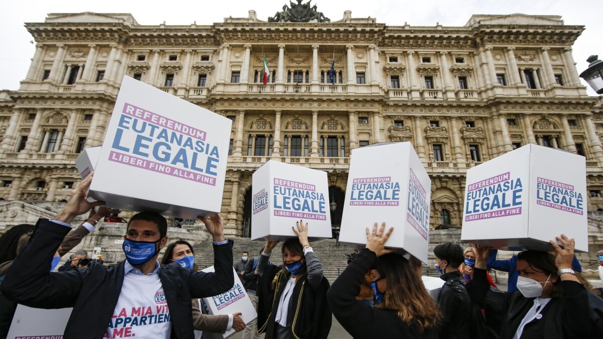 Eutanasia, se passa il referendum a rischio 30.000 persone l’anno