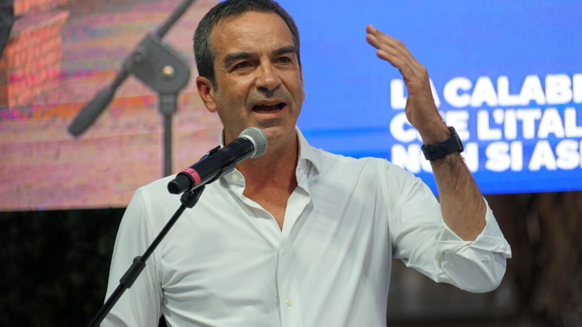 La spunta Occhiuto, giallorossi in picchiata. Roberto Occhiuto 55,12% Amalia Bruni 27,80%