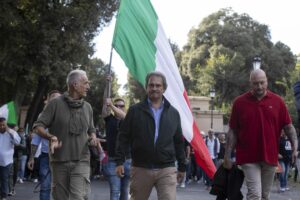 Arrestati altri estremisti. Sono i soliti noti eppure li hanno lasciati fare