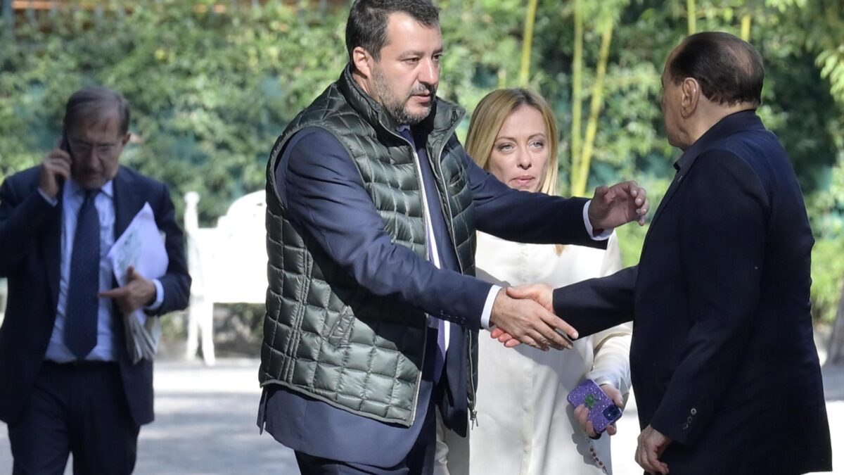 Il centrodestra ritrova l’unità ma Forza Italia è una polveriera