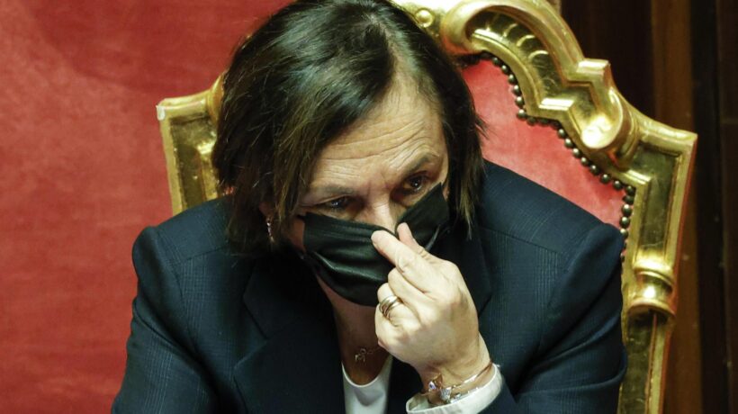Un altro documento smentisce il ministro