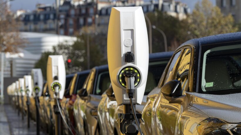 Confusione e fisco: gli italiani non si fidano ancora dell’elettrico
